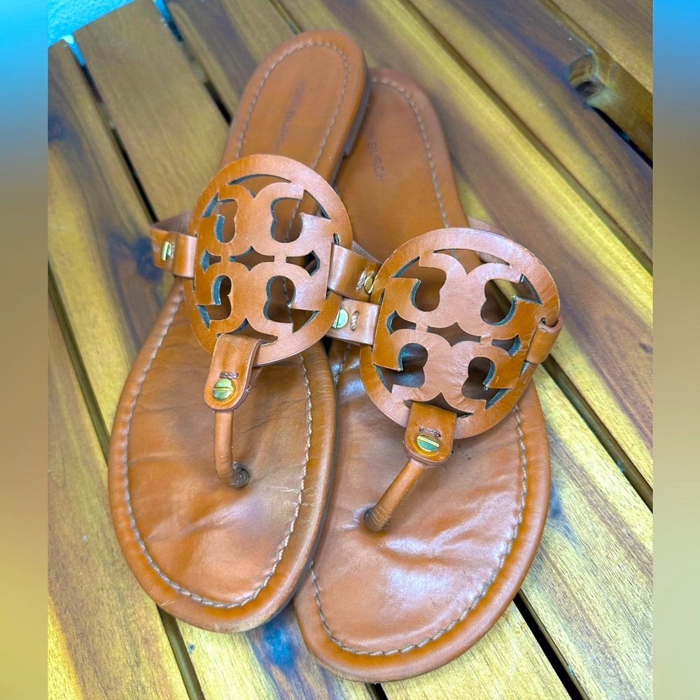‼️FLASH SALE‼️Tory Burch Miller Leather Sandals with Iconic Medallion Size 9M